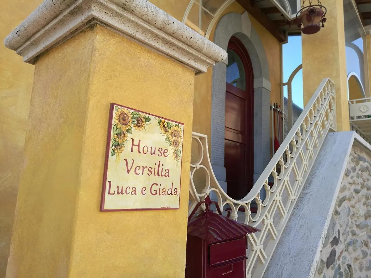 Holiday home House Versilia Luca E Giada, 5 Chilometri Da Forte Dei Marmi! Italy