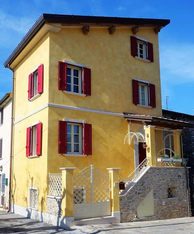 House Versilia Luca E Giada, 5 Chilometri Da Forte Dei Marmi! contacts